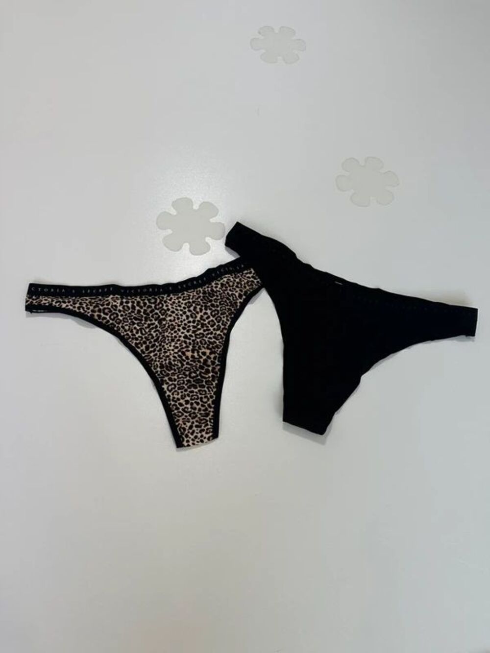 NWT Victoria's Secret Logo Cotton Thong Panty Size Large
